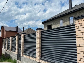 Забор жалюзи 70 метров фото в Симферополе