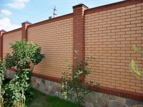 Кирпичный забор сплошной 80 метров фото в Симферополе