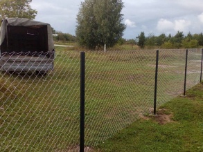 Забор из сетки рабицы в натяг 12 метров фото в Симферополе