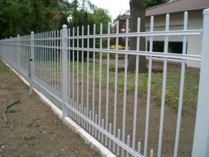 Сварные заборы на ленточном фундаменте 10 метров фото недорого