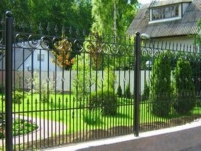 Кованые заборы на ленточном фундаменте 80 метров фото в Симферополе